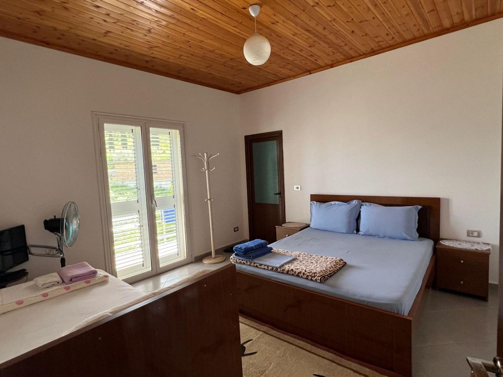 Guest House Emiljos Flamur Berat Exterior foto